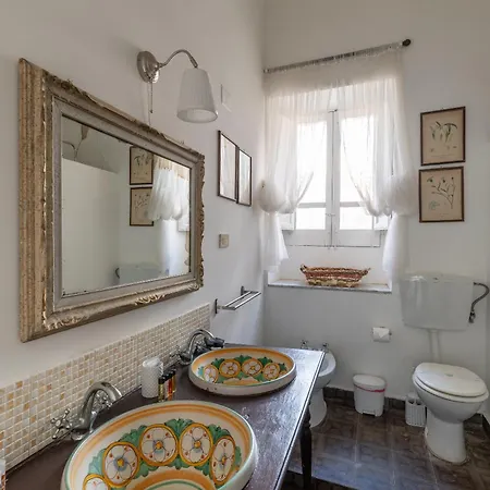 بيت خشبي Milonghita Ortigia